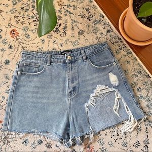 Pretty Little Thing Light Wash High Waisted Mom Shorts